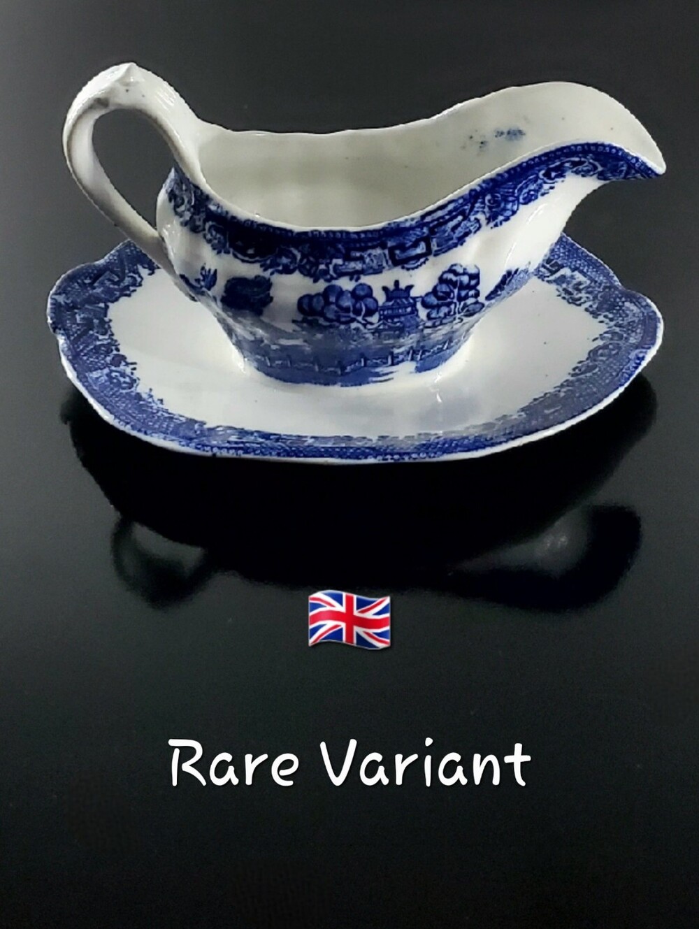 RARE Blue Willow Gravy Boat Attached Underplate Scalloped Variant Marked England